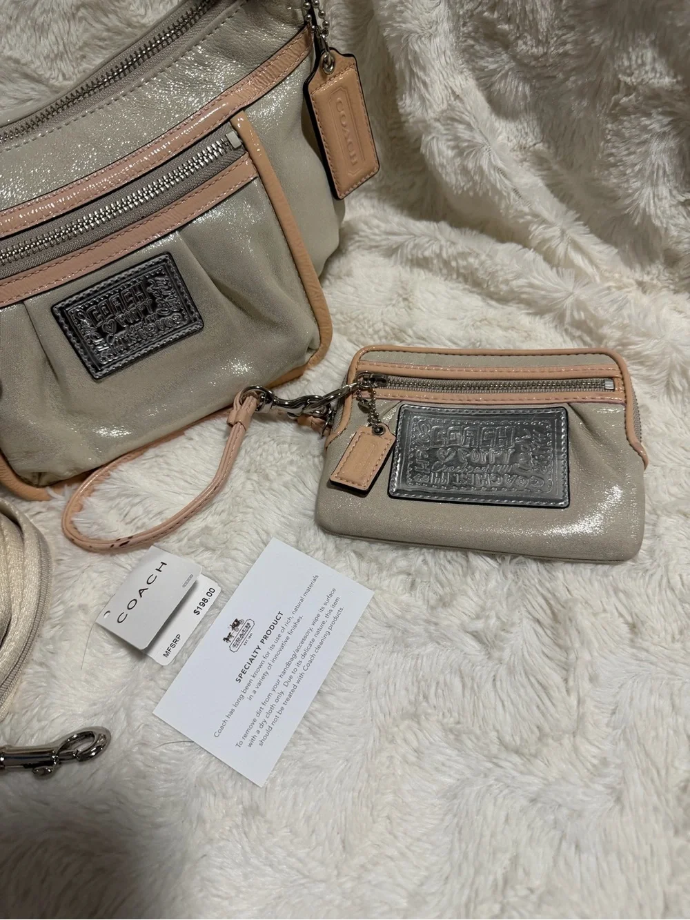 NWT! Y2K Coach Poppy sparkle groovy handbag features metallic W/wristlet